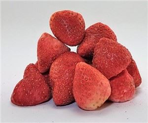 सूखे स्ट्रॉबेरी को फ्रीज करें